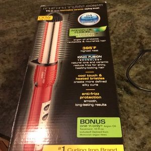 Infiniti pro Conair styling brush